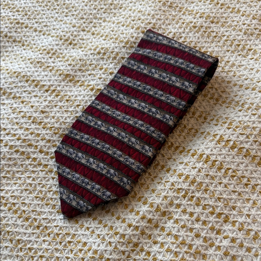 Jimmy V Elephant Stonehenge Tie NWT
